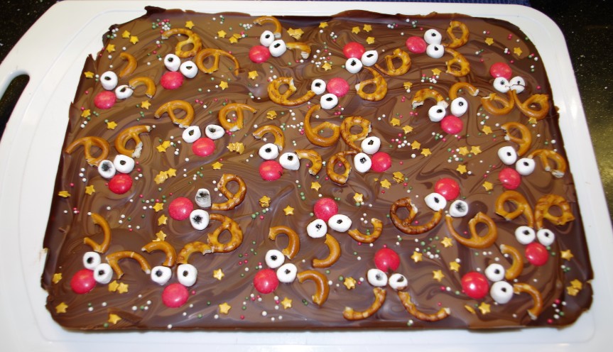 This image has an empty alt attribute; its file name is IMGP4130-Sat-15th-Chocolate-Reindeer-Bark-for-children-nearby.jpg