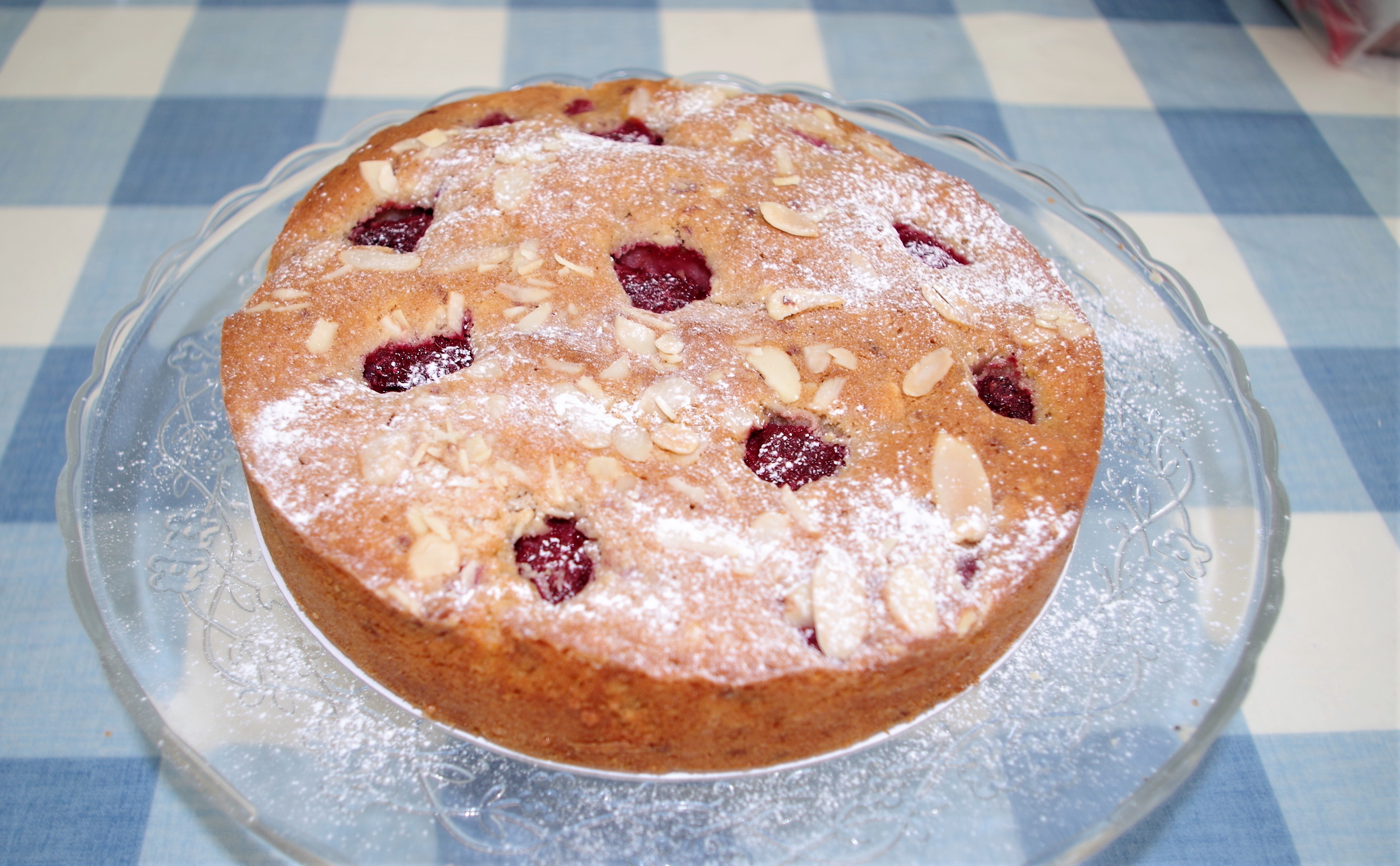 IMGP3405 Mon 17th Raspberry & Almond cake for jig saw - 101 Cakes