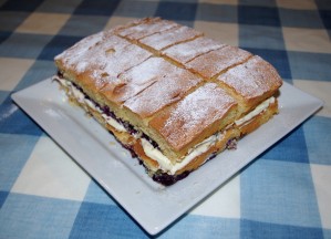IMGP3823 Thu 1st Nov - CCC Blueberry Sandwich Cake with Lemon Cream cheese filling - 8