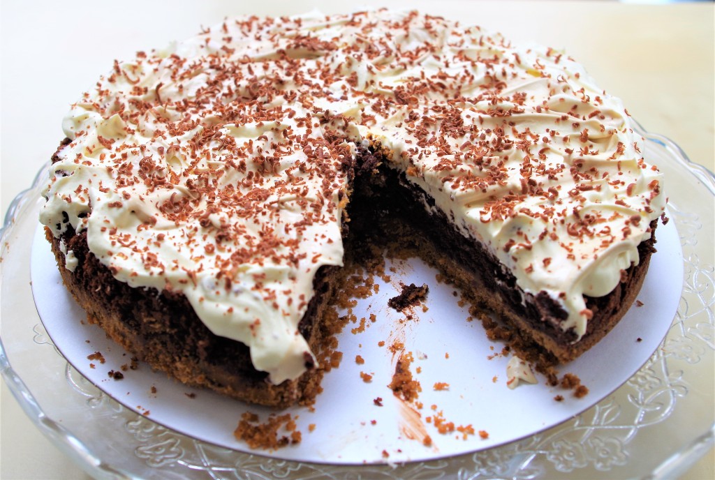 Coffee & Cream Chocolate Biscuit Cake